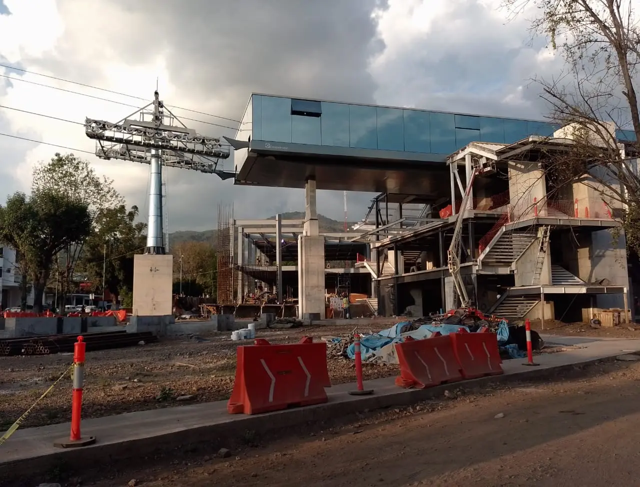 Teleférico de Uruapan en construcción